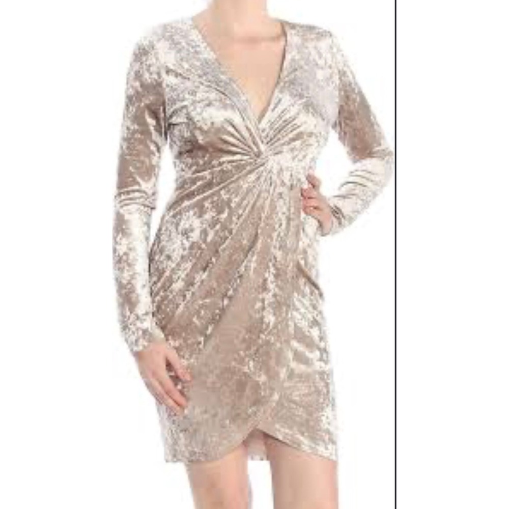ASTR The Label Mandy Champagne Crushed Velvet Twist Front Long Sleeve Dress L